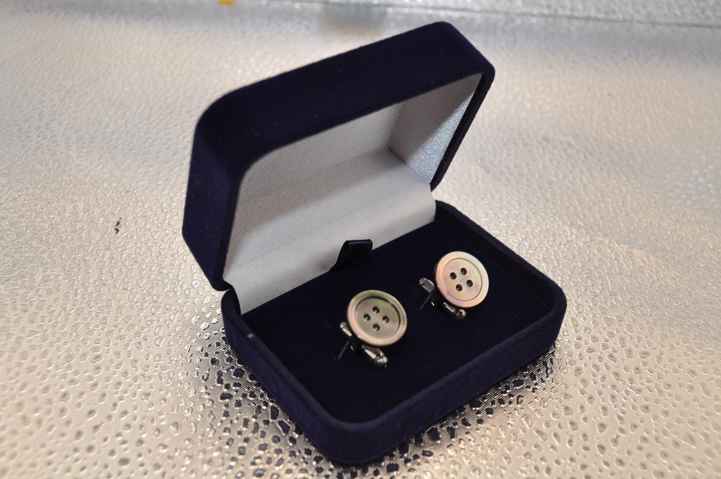 Luxury cufflinks made of mother-of-pearl