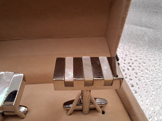 Luxury cufflinks made of mother-of-pearl