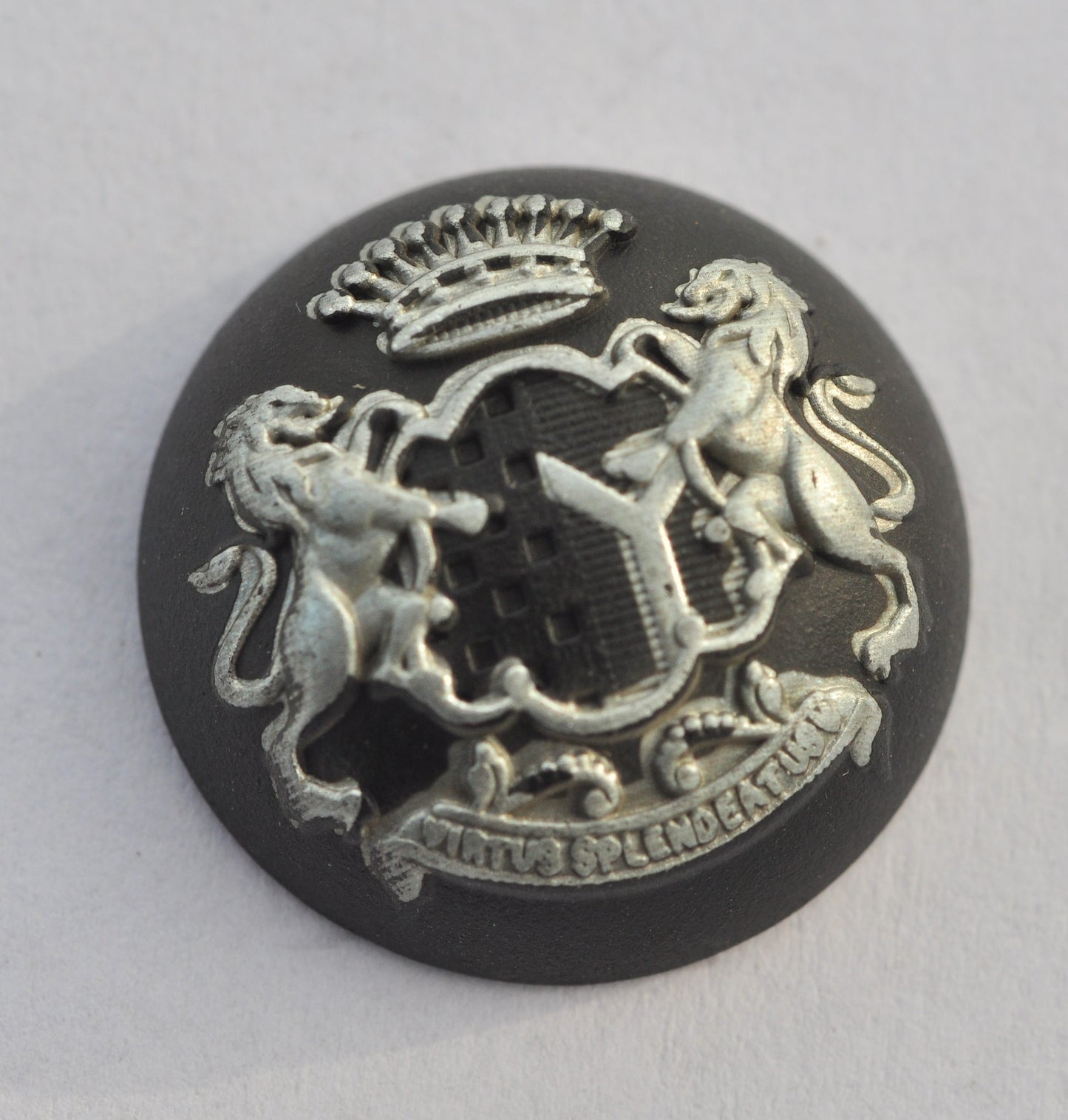 Esclusivo Bottone in Metallo M Nero e Argento